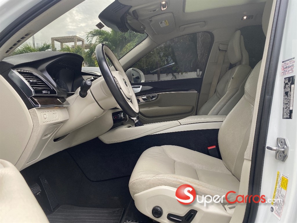 2018 Volvo XC90 Momentum T6 — foto 11 / 12