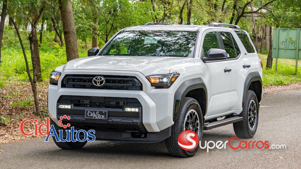 2026 Toyota 4 Runner SR5 — foto 2 / 11