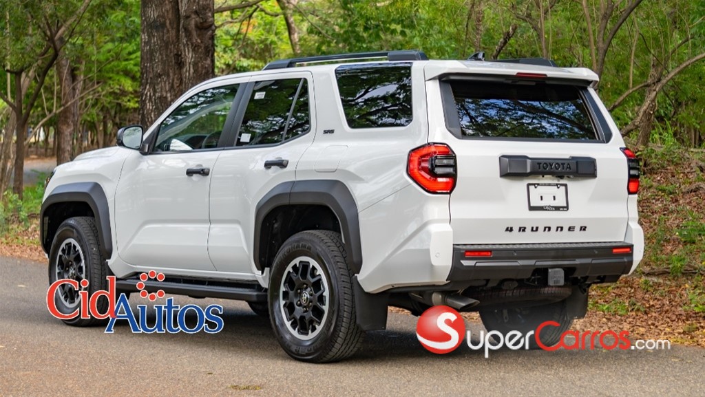 2026 Toyota 4 Runner SR5 — foto 4 / 11