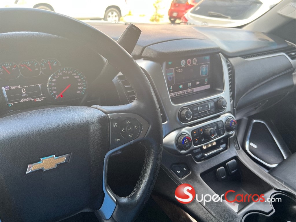 2015 Chevrolet Suburban LTZ — foto 8 / 12