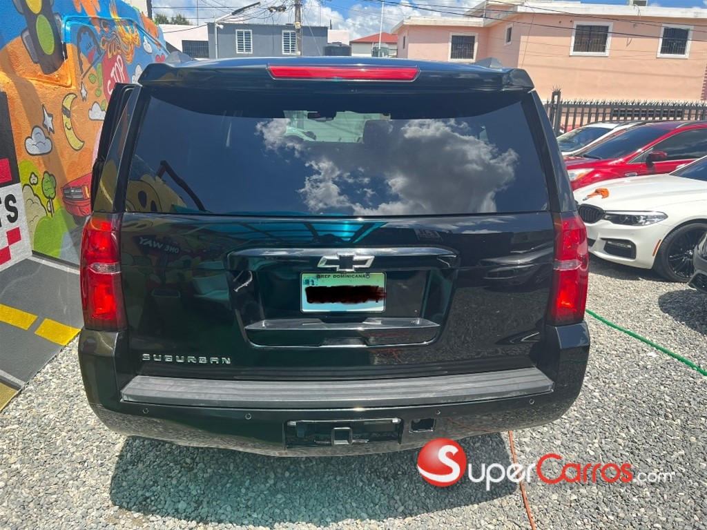 2015 Chevrolet Suburban LTZ — foto 9 / 12