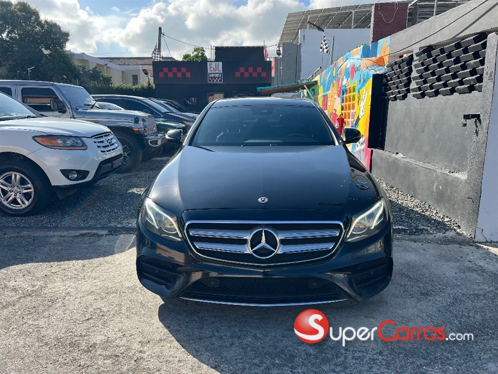 2019 Mercedes-Benz Clase E 300 — foto 2 / 12