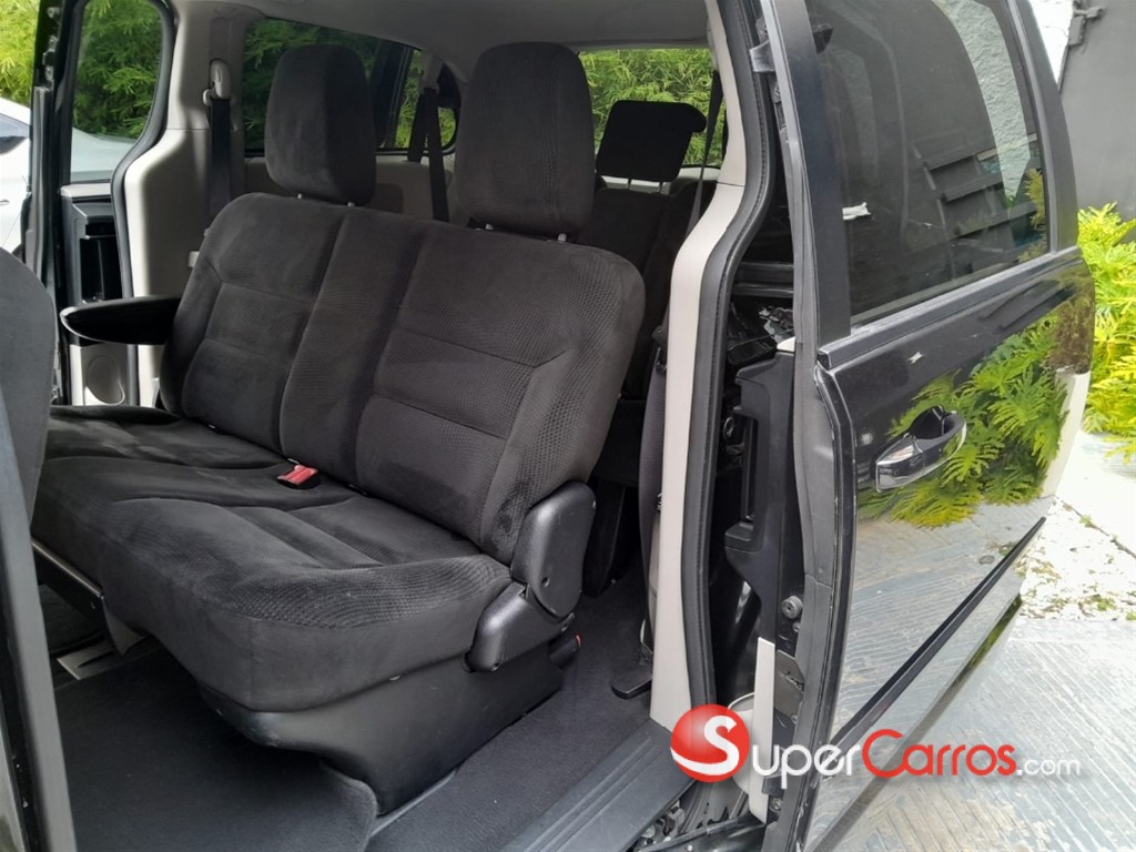 2017 Dodge Caravan Sport — foto 10 / 11