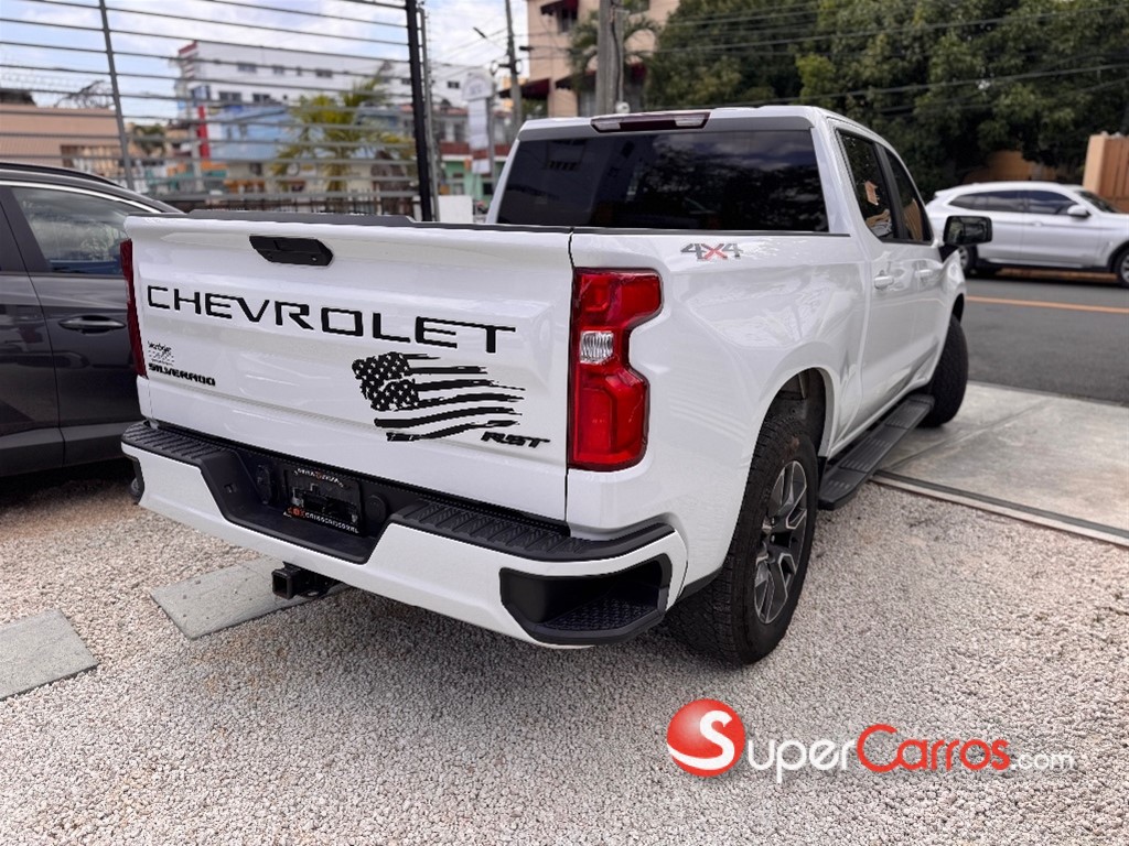 2020 Chevrolet Silverado RST — foto 3 / 10