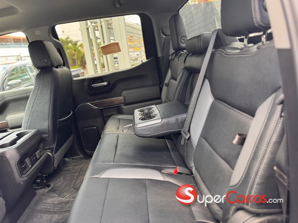 2020 Chevrolet Silverado RST — foto 6 / 10
