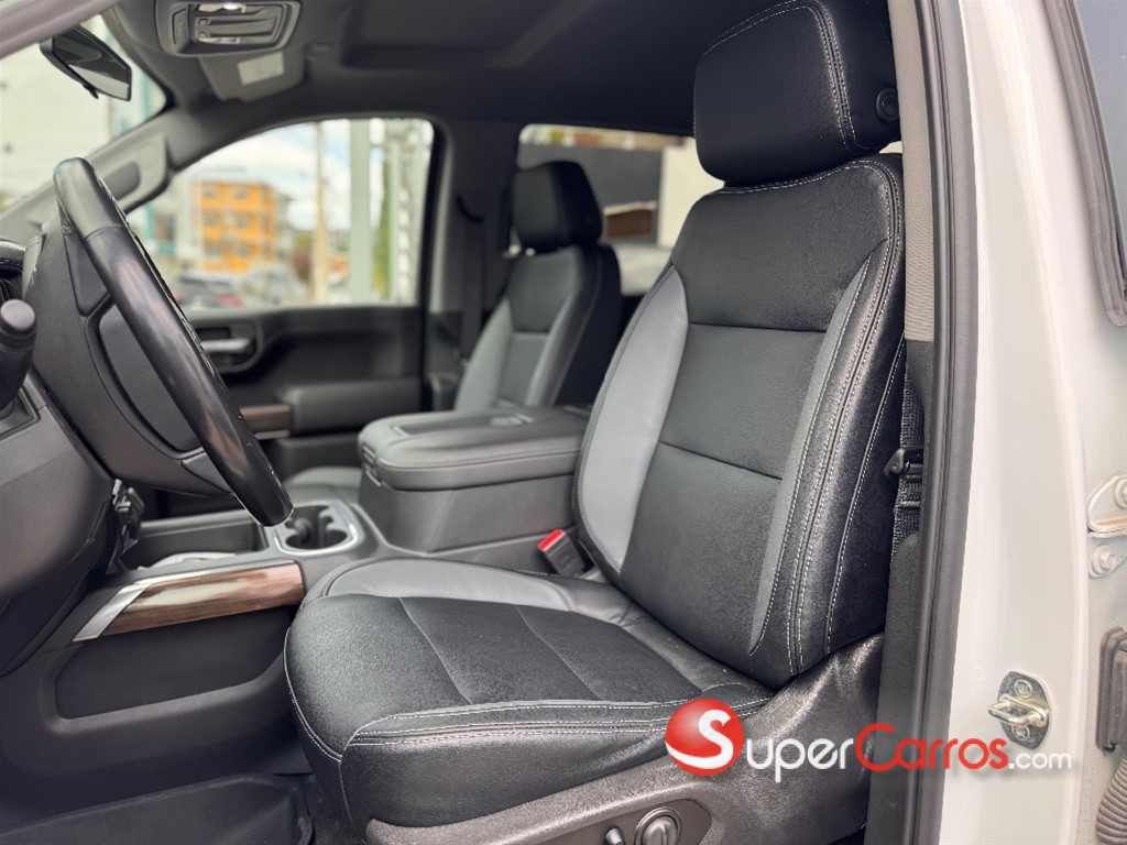 2020 Chevrolet Silverado RST — foto 7 / 10