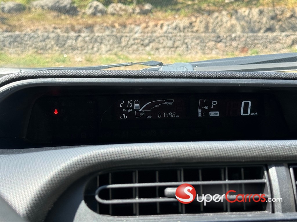 2018 Toyota Aqua Hibrido — foto 5 / 10
