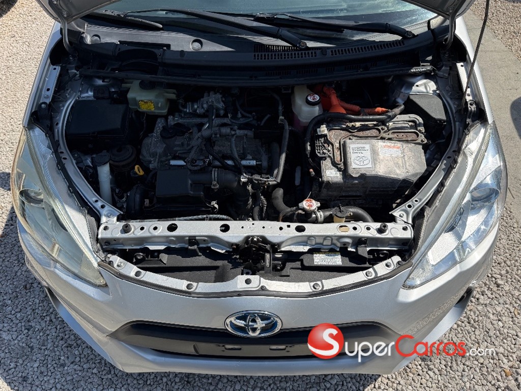 2018 Toyota Aqua Hibrido — foto 10 / 10