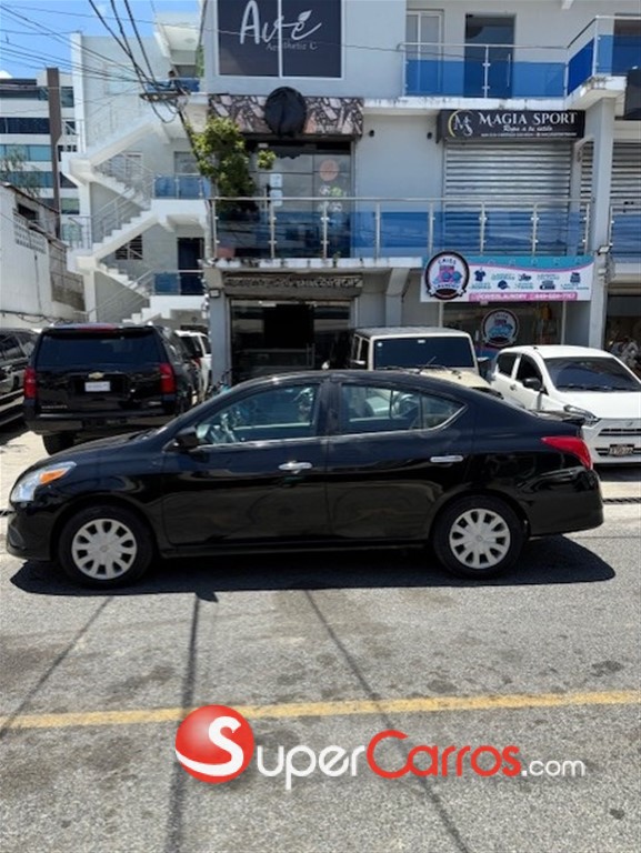 2019 Nissan Versa SV — foto 3 / 9