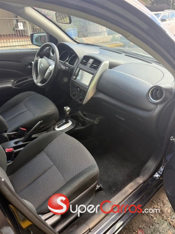 2019 Nissan Versa SV — foto 6 / 9