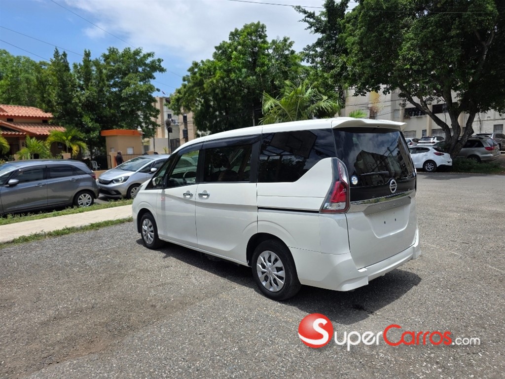 2021 Nissan Serena — foto 6 / 12