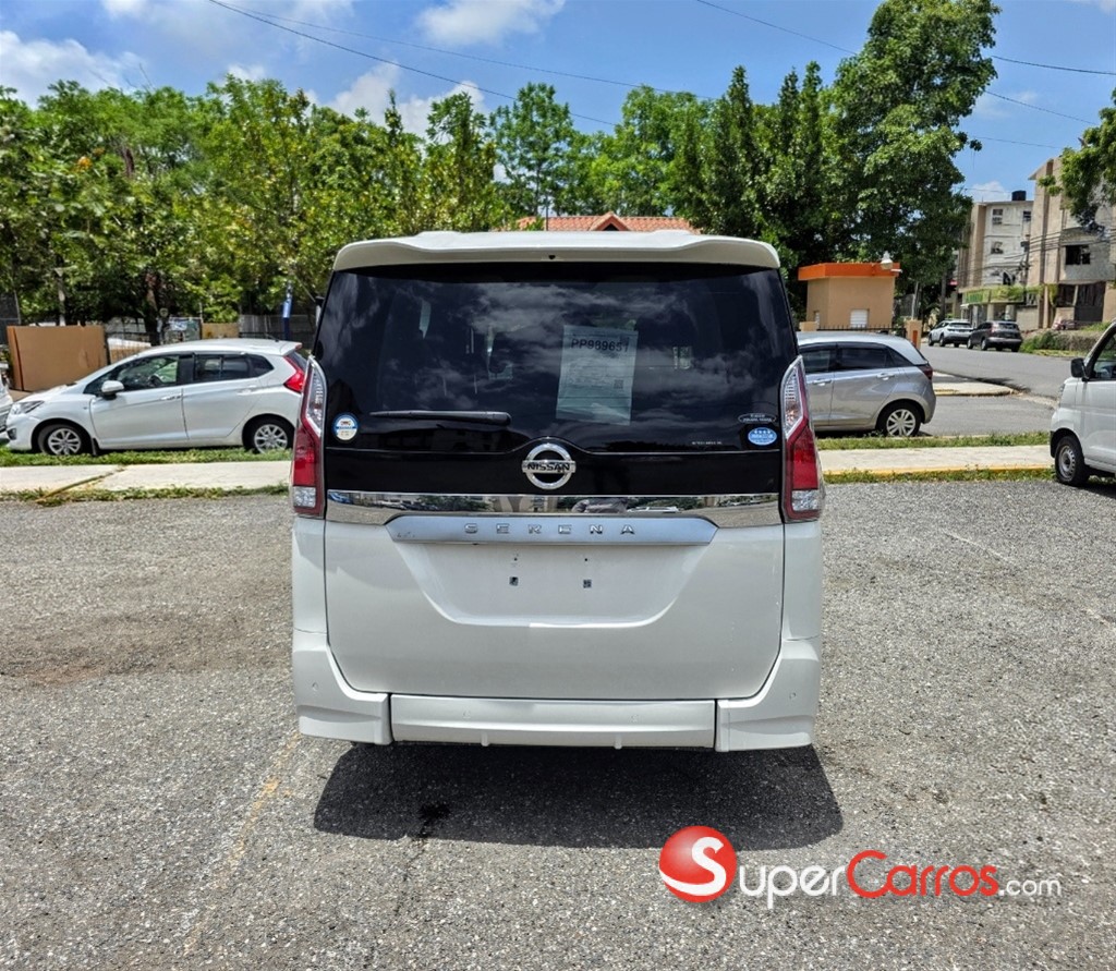 2021 Nissan Serena — foto 10 / 12