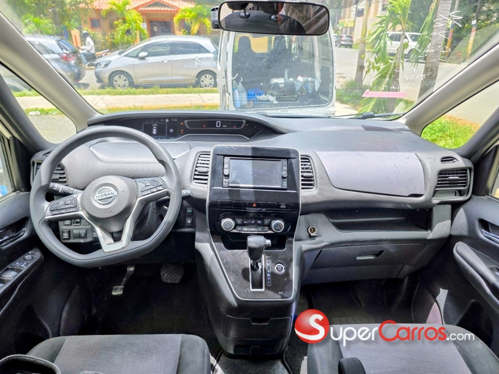 2021 Nissan Serena — foto 11 / 12