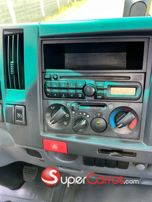 2013 Isuzu NQR 16 Pies — foto 11 / 11