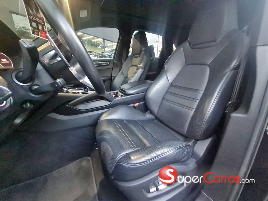 2019 Porsche Cayenne S — foto 6 / 8
