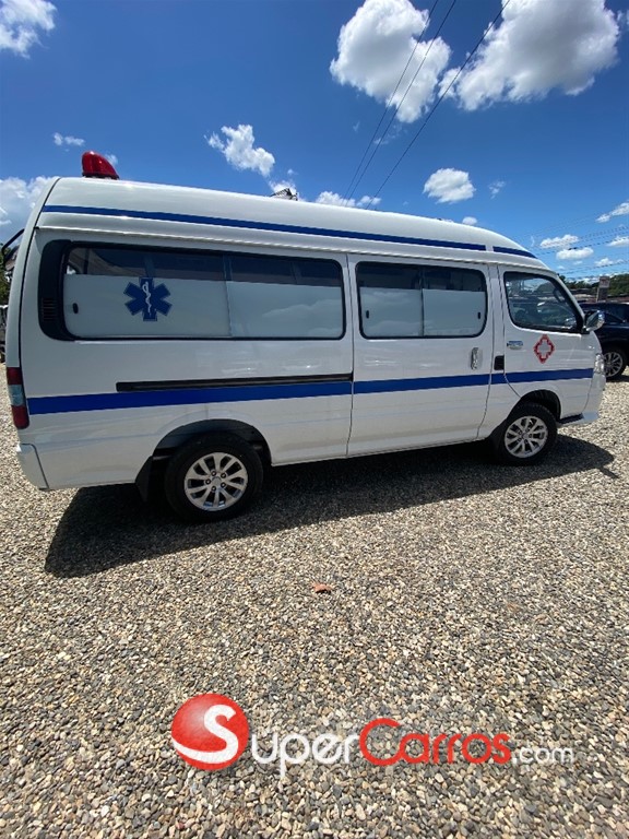 2025 Nissan Urvan Cargo — foto 3 / 9