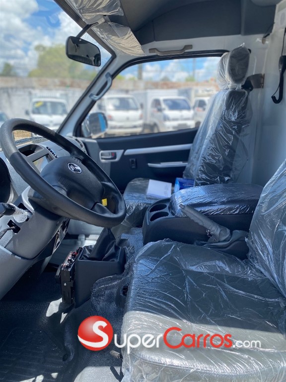 2025 Nissan Urvan Cargo — foto 6 / 9
