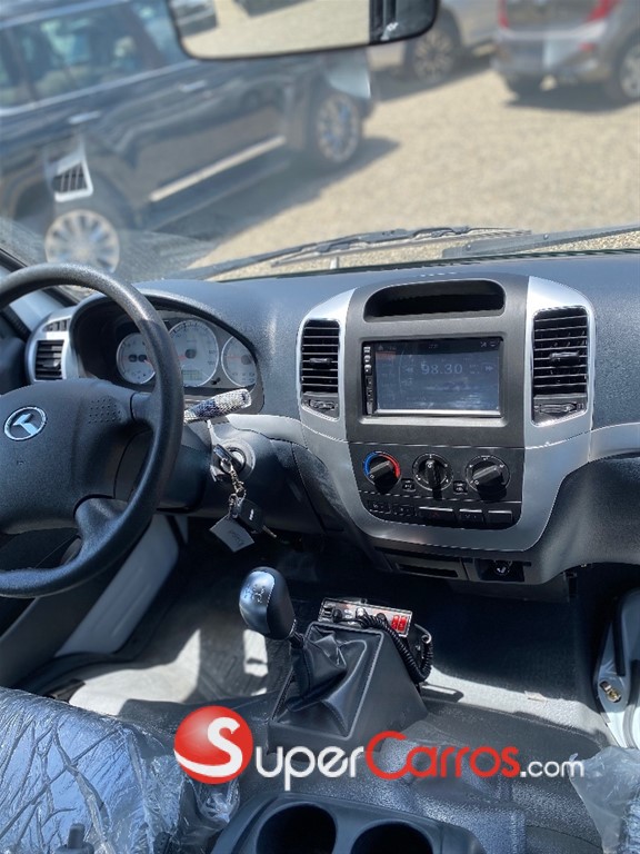 2025 Nissan Urvan Cargo — foto 8 / 9