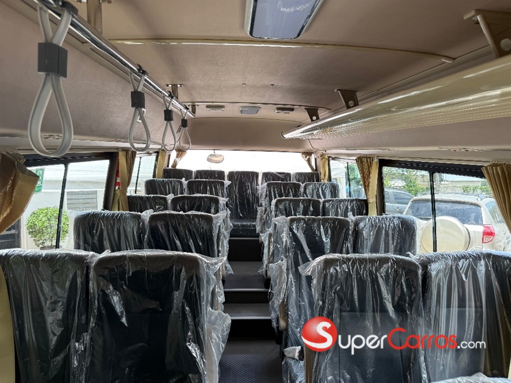 2024 Toyota Coaster — foto 3 / 12