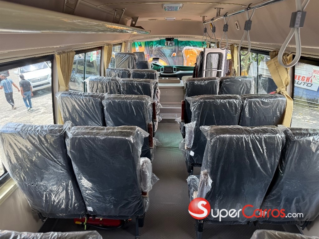 2024 Toyota Coaster — foto 7 / 12