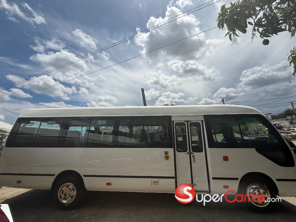 2024 Toyota Coaster — foto 9 / 12