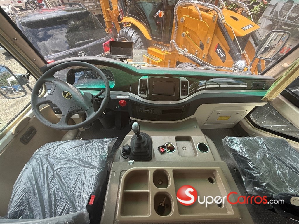 2024 Toyota Coaster — foto 11 / 12