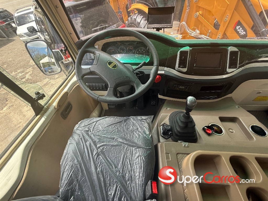 2024 Toyota Coaster — foto 12 / 12