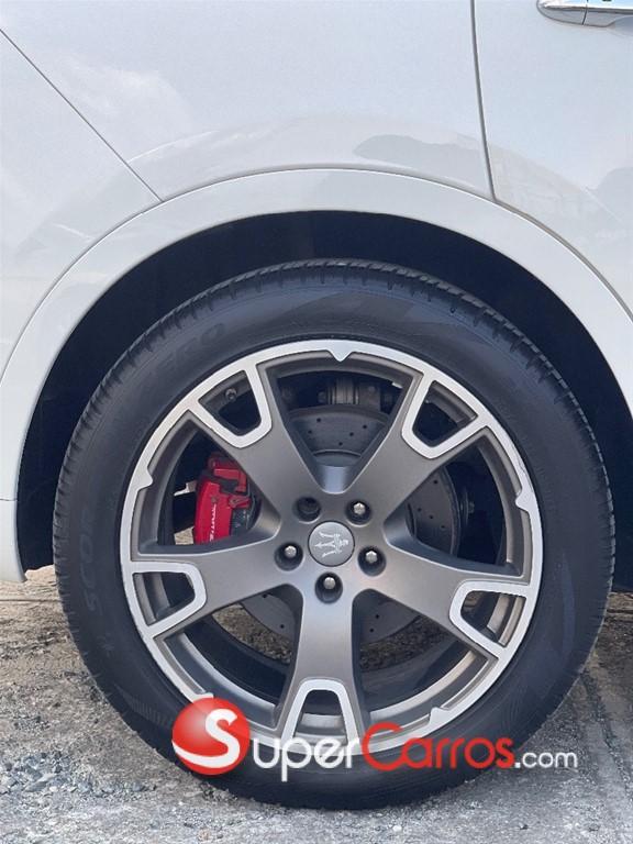 2019 Maserati Levante SQ4 — foto 3 / 12
