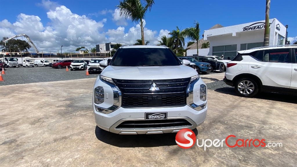 2024 Mitsubishi Motors Outlander Limited — foto 2 / 12