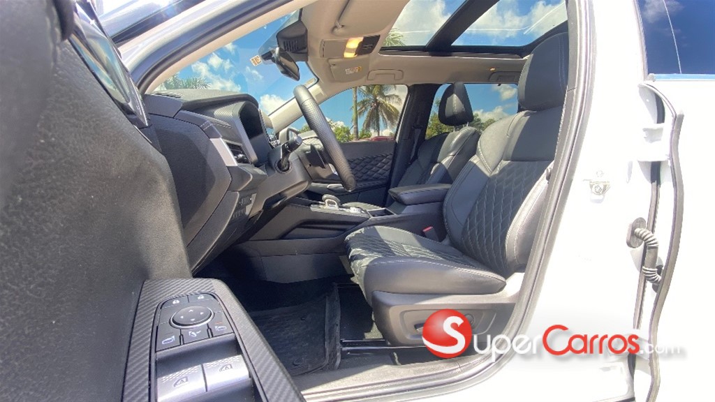 2024 Mitsubishi Motors Outlander Limited — foto 10 / 12