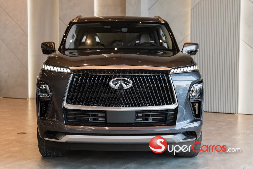 2026 Infiniti QX-80 — foto 2 / 11