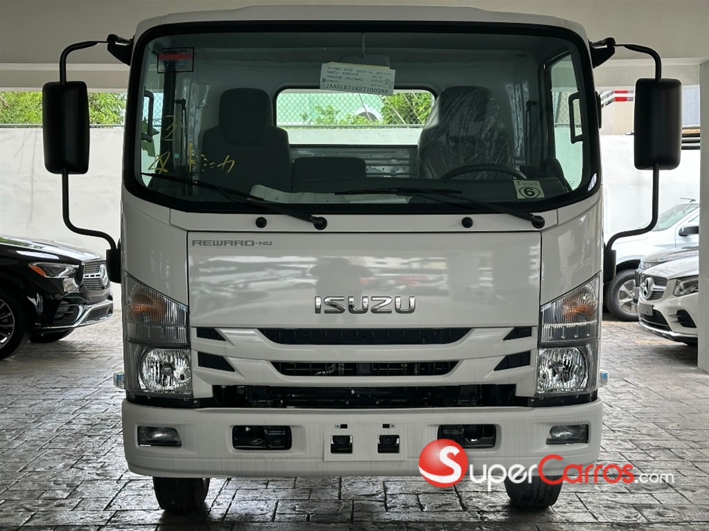 2027 Isuzu NPR 16 pies — foto 2 / 8