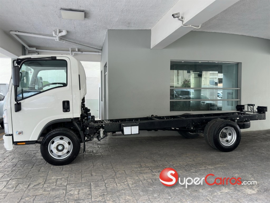 2027 Isuzu NPR 16 pies — foto 5 / 8