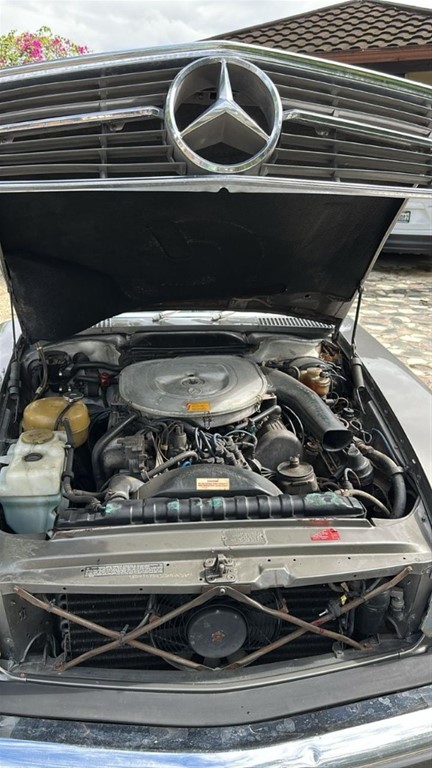 1982 Mercedes-Benz Clase E 380 — foto 7 / 8