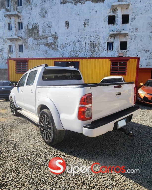 2010 Toyota Hilux — foto 3 / 10