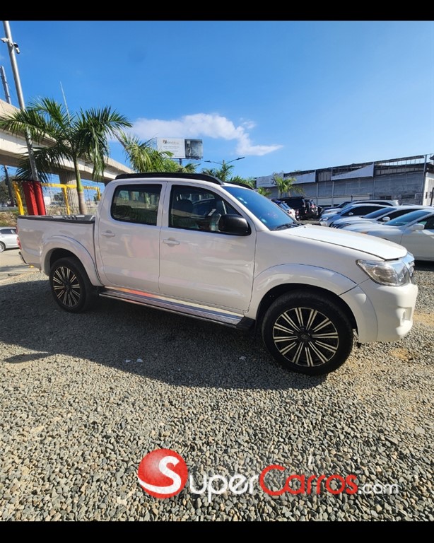 2010 Toyota Hilux — foto 5 / 10