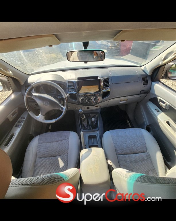 2010 Toyota Hilux — foto 8 / 10