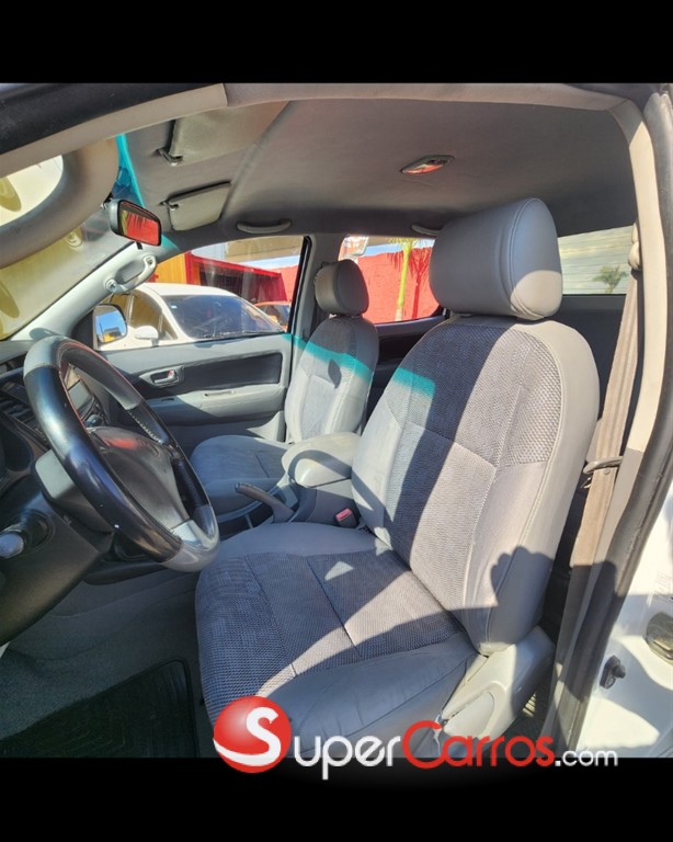 2010 Toyota Hilux — foto 9 / 10