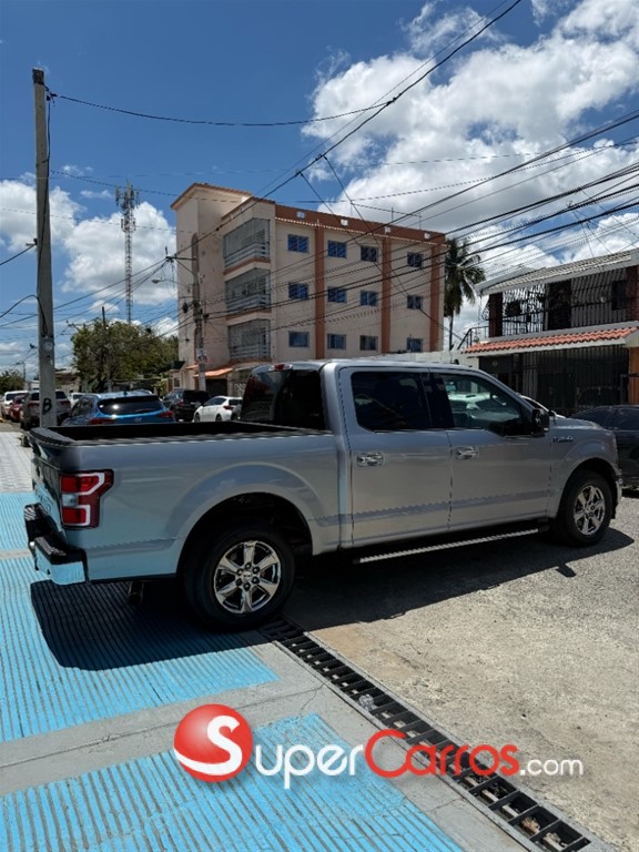 2020 Ford F 150 XLT — foto 2 / 9