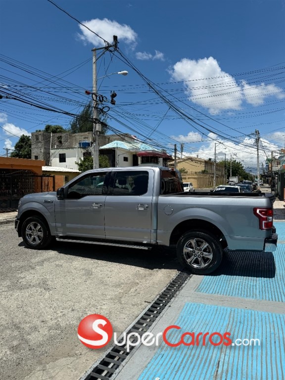 2020 Ford F 150 XLT — foto 5 / 9