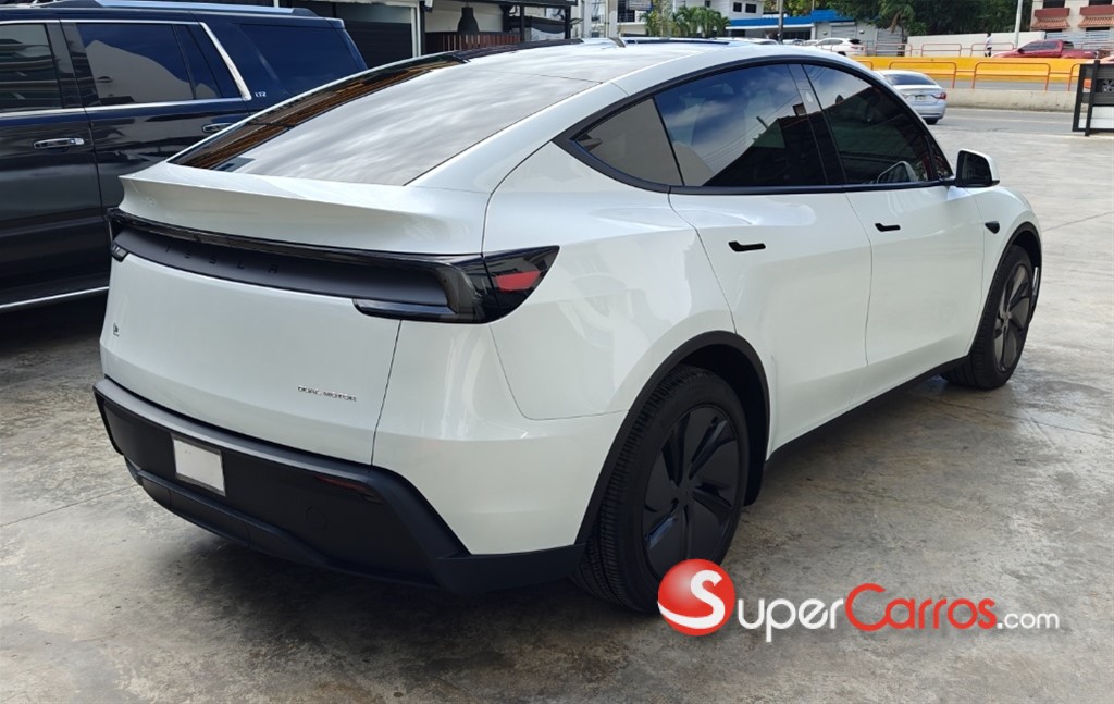 2026 Tesla Model Y Long Range — foto 3 / 7