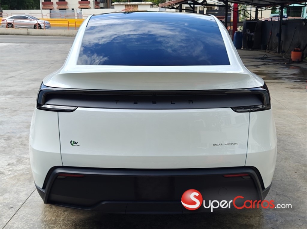 2026 Tesla Model Y Long Range — foto 4 / 7
