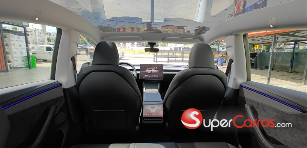 2026 Tesla Model Y Long Range — foto 7 / 7