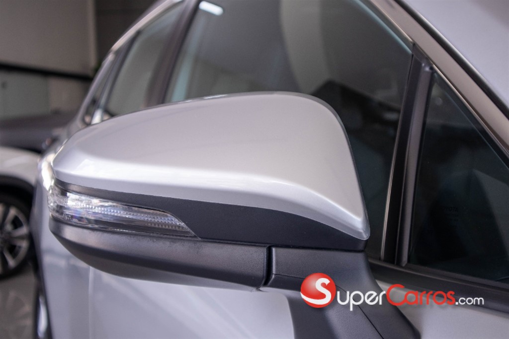 2025 Toyota Corolla Cross Full Hibrid — foto 4 / 9