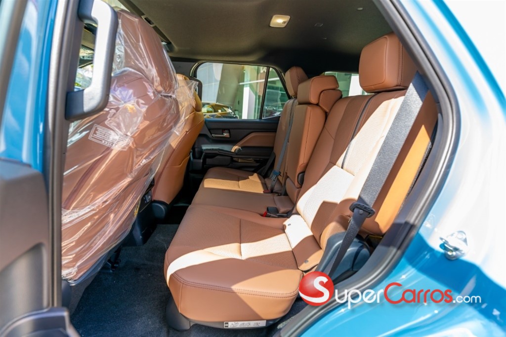 2026 Toyota 4 Runner Limited — foto 2 / 9