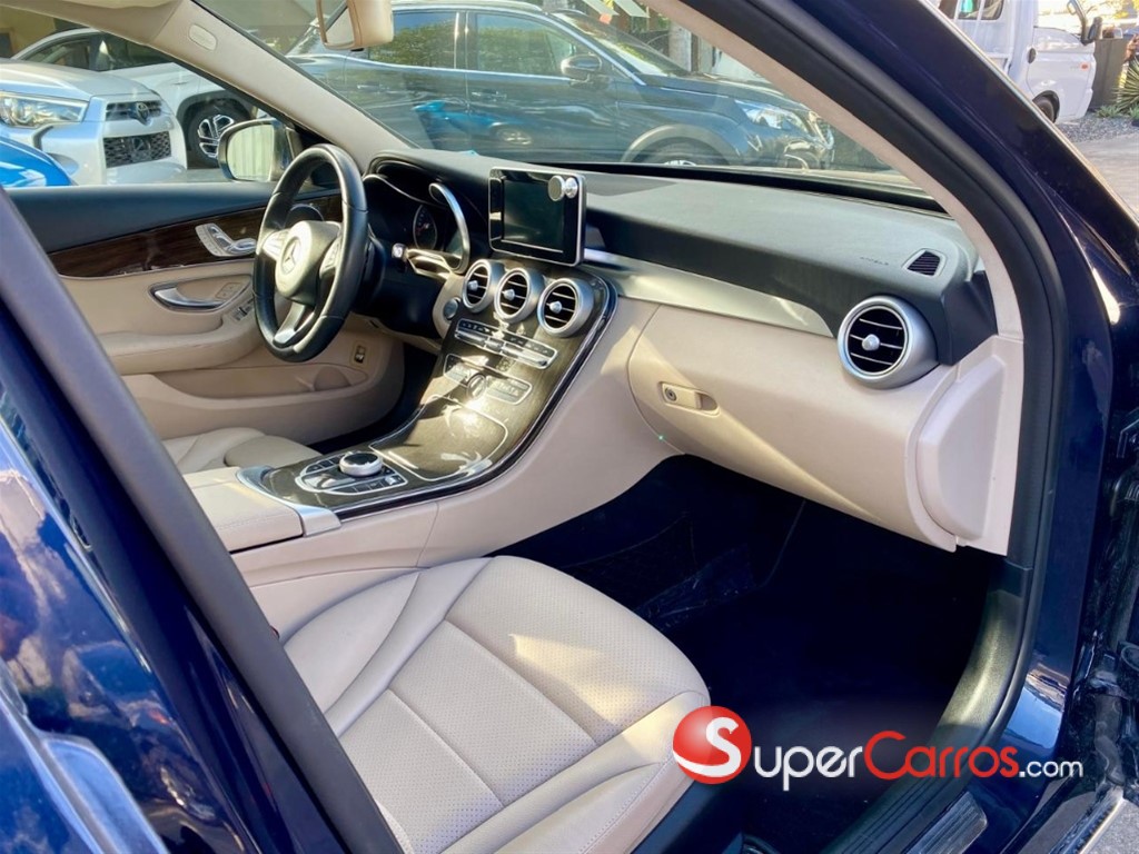 2017 Mercedes-Benz Clase C 300 — foto 6 / 12
