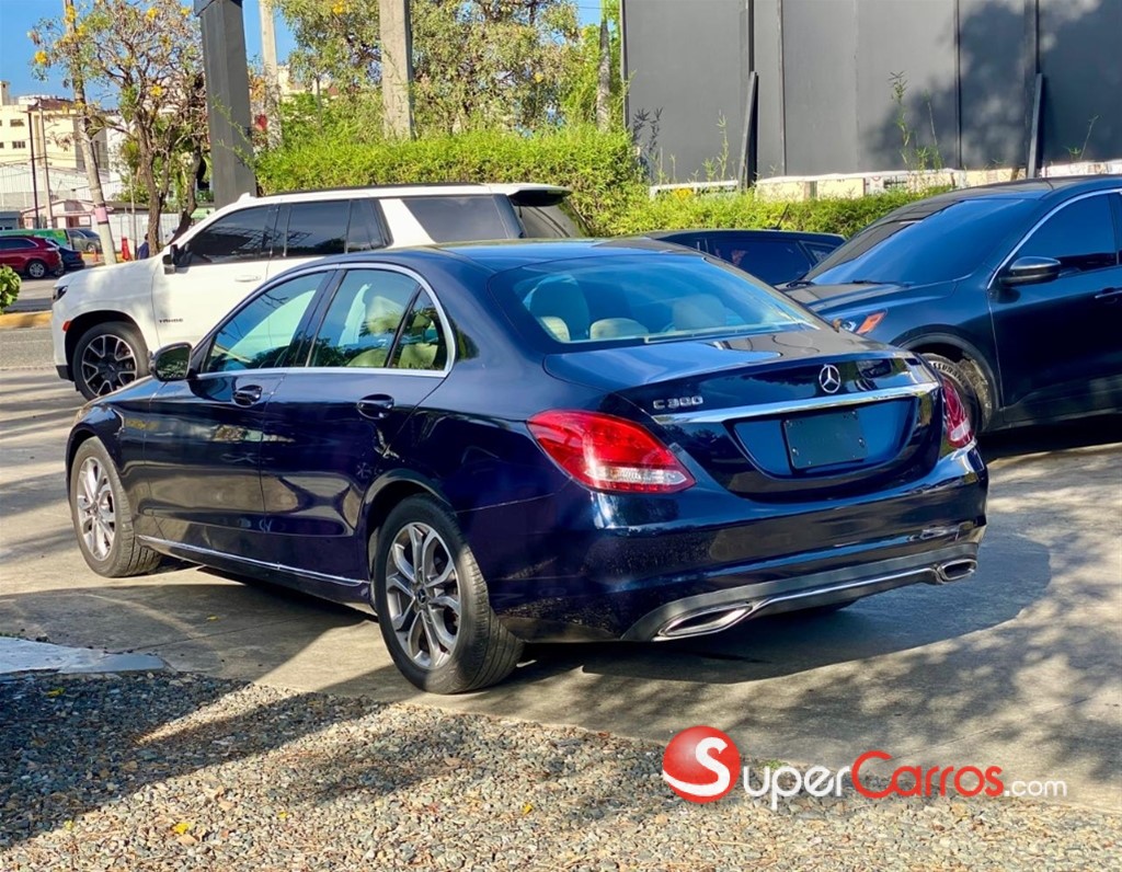 2017 Mercedes-Benz Clase C 300 — foto 11 / 12