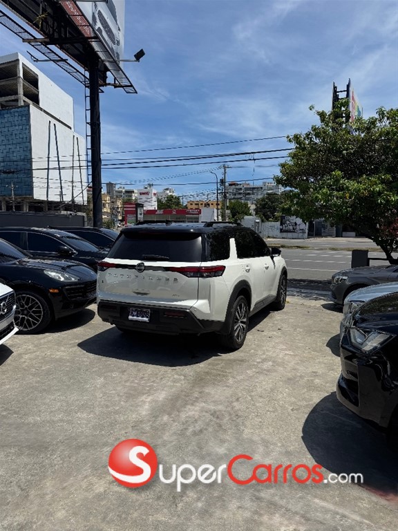 2023 Nissan Pathfinder Advance — foto 6 / 12