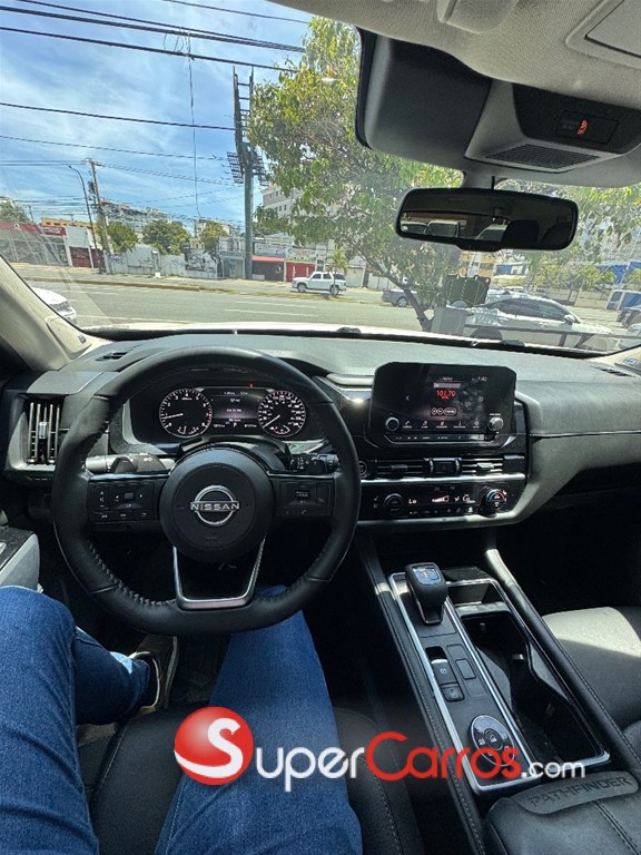 2023 Nissan Pathfinder Advance — foto 9 / 12