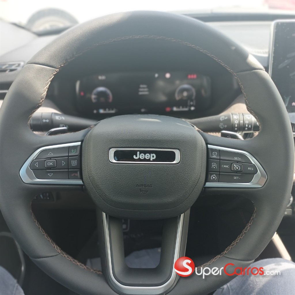 2024 Jeep Commander Overland — foto 4 / 11